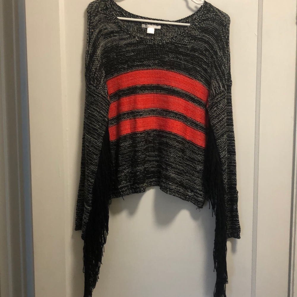 Fringe sleeves sweater